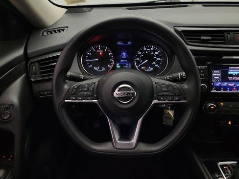 Used 2020 Nissan Rogue S FWD image 22