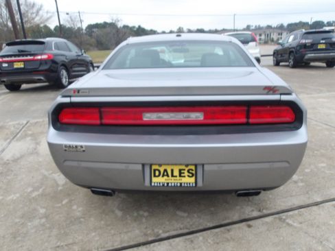 Used 2013 Dodge Challenger R/T image 9