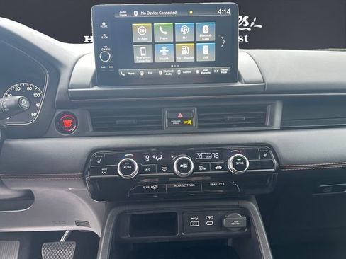 Certified 2025 Honda Pilot TrailSport image 11