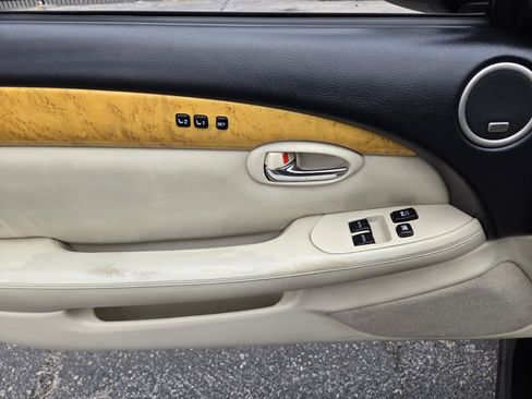 Used 2005 Lexus SC 430 Convertible image 15