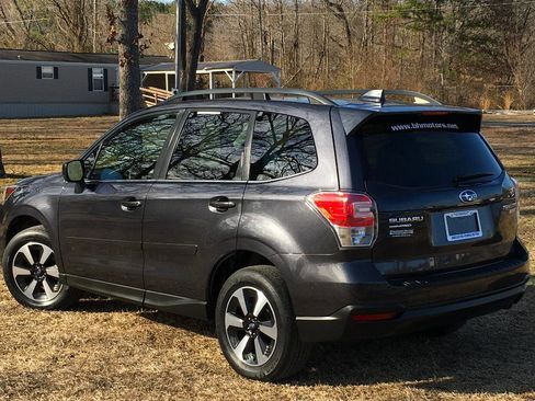 Used 2017 Subaru Forester 2.5i Limited image 3