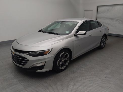Used 2021 Chevrolet Malibu LT FWD image 2