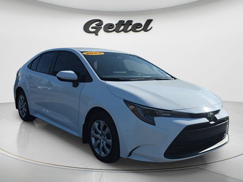 Used 2025 Toyota Corolla LE FWD image 3