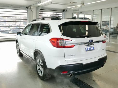 Used 2023 Subaru Ascent Premium w/ Convenience Package image 4