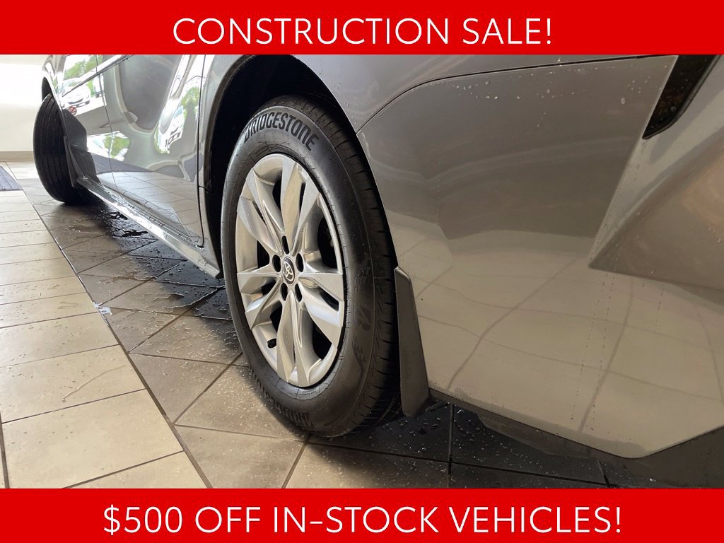 Used 2026 Toyota Sienna XLE AWD/4WD image 18