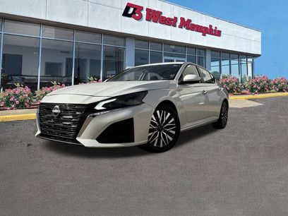 Used 2023 Nissan Altima 2.5 SV