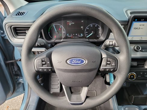 Used 2023 Ford Maverick XL image 12