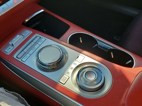 Certified 2023 Genesis GV70 2.5T w/ Sport Prestige Package image 13