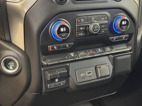 Used 2022 Chevrolet Silverado 2500 LT w/ Convenience Package image 36