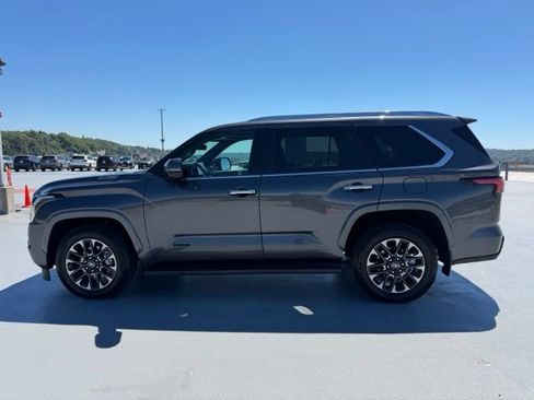 Certified 2025 Toyota Sequoia Limited AWD/4WD image 10