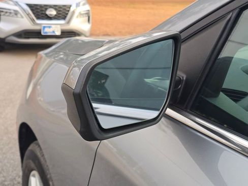 Used 2023 Chevrolet Equinox LT image 10