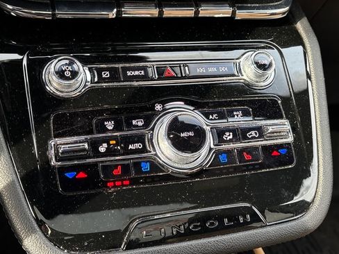 Used 2022 Lincoln Corsair Reserve image 18