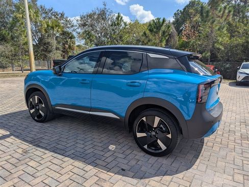 Used 2025 Nissan Kicks SR w/ SR Premium Package image 9