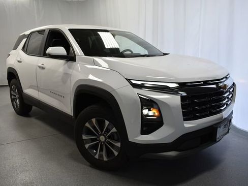 New 2026 Chevrolet Equinox LT FWD image 2