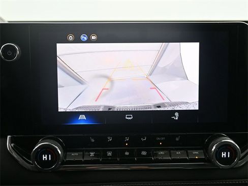 Used 2024 Chevrolet Colorado LT w/ LT Convenience Package III image 17