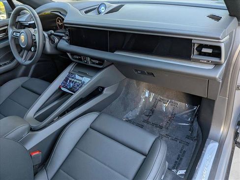 New 2025 Porsche Macan 4S Electric image 26