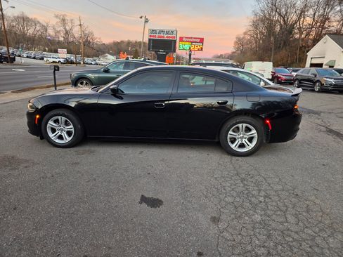 Used 2020 Dodge Charger SXT w/ Leather Interior Group image 8
