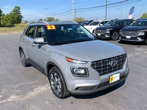 Used 2023 Hyundai Venue SEL image 7