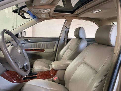 Used 2005 Toyota Camry XLE image 9