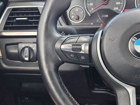 Used 2016 BMW M4 Convertible image 28