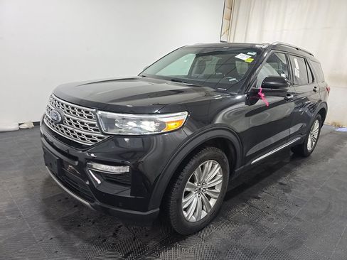 Used 2023 Ford Explorer Limited w/ Limited Technology Package AWD/4WD image 2