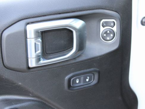 Used 2023 Jeep Gladiator Sport image 19