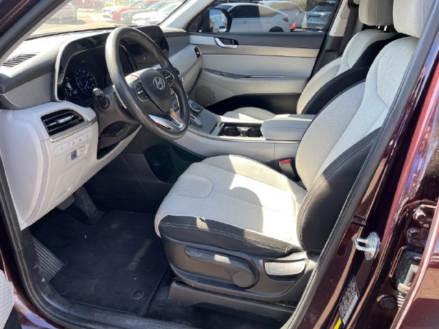 Used 2022 Hyundai Palisade SE FWD image 2
