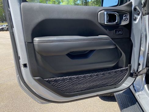 Used 2023 Jeep Wrangler Sahara w/ Cold Weather Group image 20