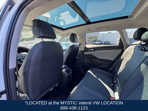 Certified 2023 Volkswagen Taos SE w/ Panoramic Sunroof Package FWD image 11