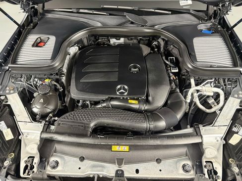 Used 2022 Mercedes-Benz GLC 300 4MATIC Coupe image 11