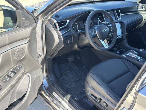 New 2025 INFINITI QX50 Pure image 9