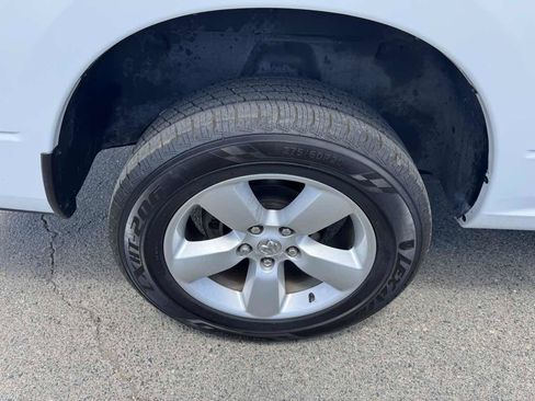 Used 2014 RAM 1500 Express AWD/4WD image 35