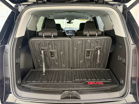 Used 2023 GMC Acadia SLE w/ Driver Convenience Package FWD image 16