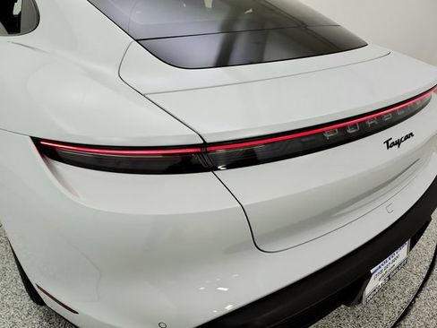 Used 2022 Porsche Taycan RWD image 30