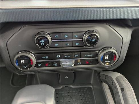 Used 2024 Ford Bronco Outer Banks image 21