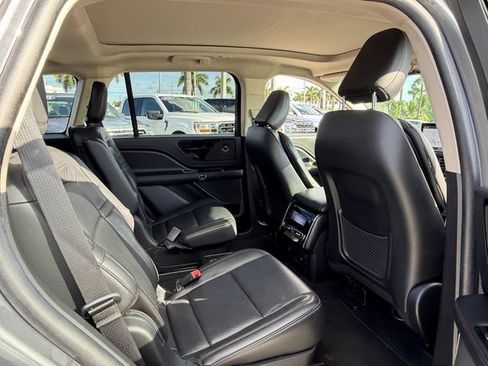 Used 2022 Lincoln Aviator Reserve RWD image 15