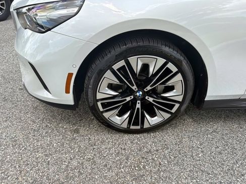 Used 2026 BMW 530i RWD image 10
