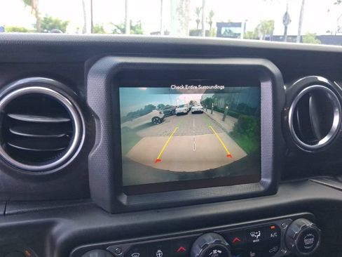 Used 2021 Jeep Wrangler Unlimited Rubicon AWD/4WD image 21