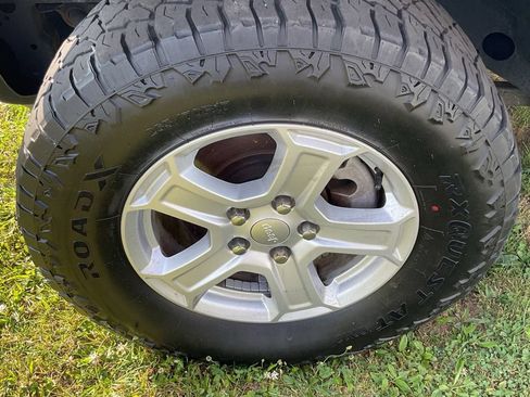 Used 2018 Jeep Wrangler Unlimited Sport S AWD/4WD image 4