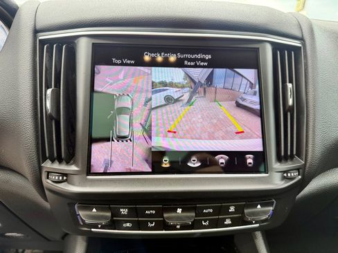 Used 2023 Maserati Levante Modena image 15