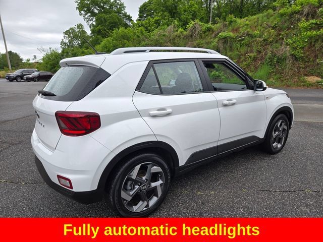 Used 2025 Hyundai Venue SEL FWD image 9