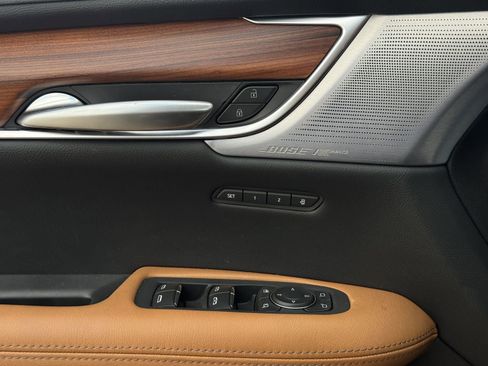 Used 2025 Cadillac XT5 Premium Luxury FWD image 23