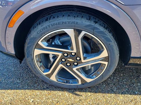 New 2026 Chevrolet Equinox EV LT image 32