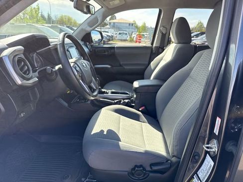 Used 2017 Toyota Tacoma SR5 w/ Tow Package image 16