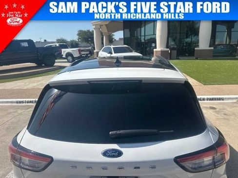 Used 2022 Ford Escape SEL w/ Technology Package FWD image 7