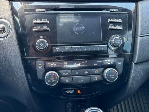 Used 2017 Nissan Rogue SV w/ Midnight Edition Package AWD/4WD image 8