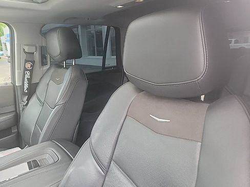 Used 2019 Cadillac Escalade Luxury RWD image 22