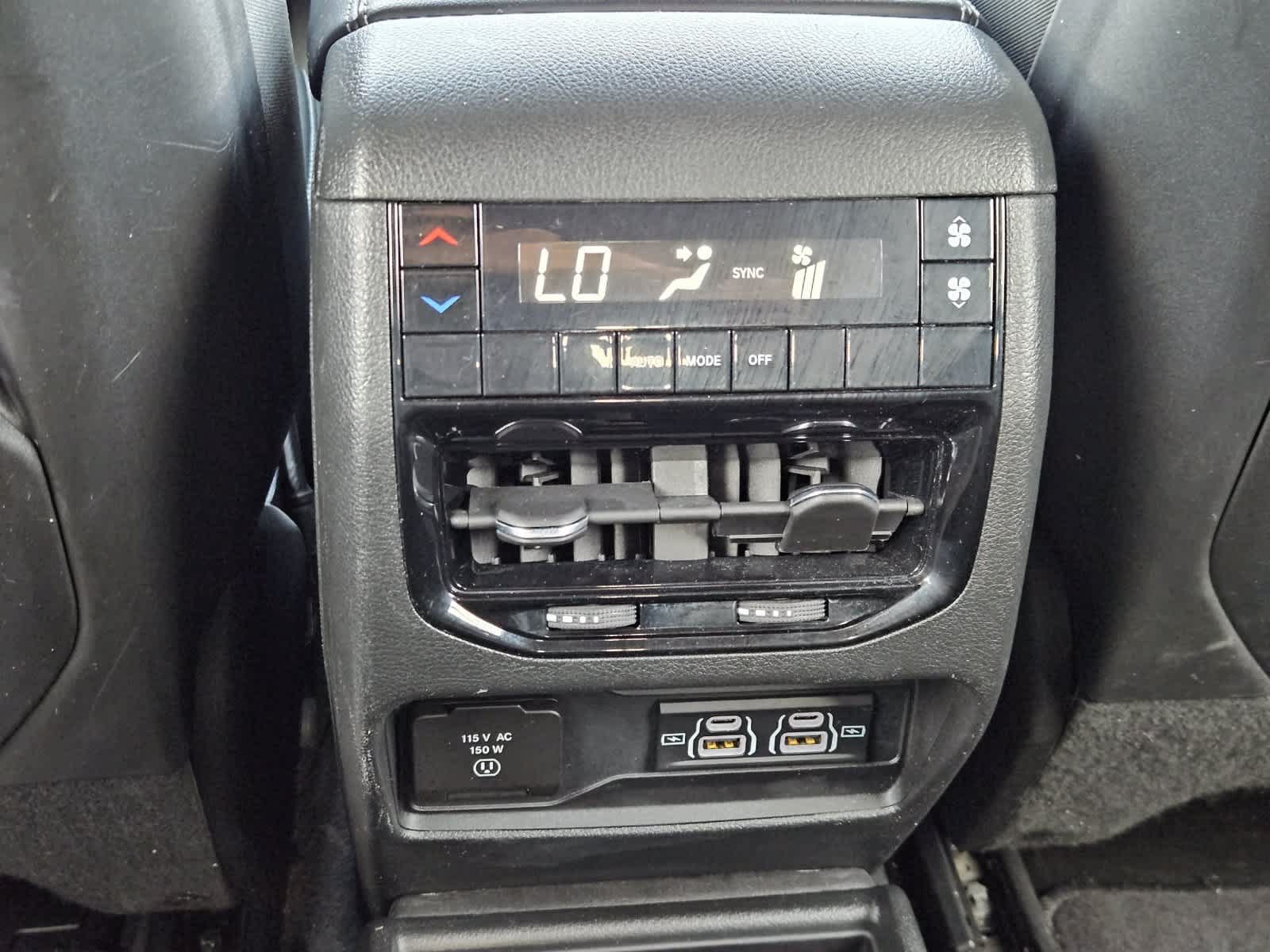 Used 2025 Jeep Grand Cherokee L Altitude RWD image 29