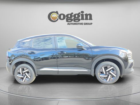 Used 2026 Nissan Kicks SV FWD image 7