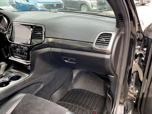 Used 2020 Jeep Grand Cherokee Altitude image 12